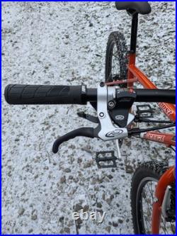 1993 GT OUTPOST Retro Mountain Bike 26 Wheels 16.5 Frame Excellent Condition