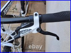 2013 GT Zaskar 29 wheels Hyd. Disc, 51cm frame 10 to 1 hardtail mountain bike