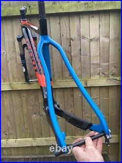 2017 Giant XTC Advanced 1 27.5 Carbon Frame & Fox 32 Evolution Forks Size Large