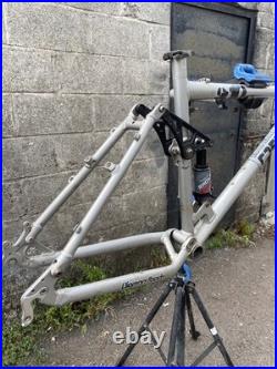 49cm Diamondback S10 Full Sus Frame For Use With 26 Disc Brake Wheel 1 1/8 BSA 49cm Diamondback S10 Full Sus Frame For Use With 26 Disc Brake Wheel 1 1/8 BSA