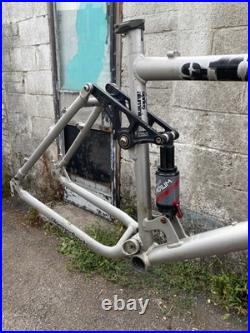 49cm Diamondback S10 Full Sus Frame For Use With 26 Disc Brake Wheel 1 1/8 BSA 49cm Diamondback S10 Full Sus Frame For Use With 26 Disc Brake Wheel 1 1/8 BSA