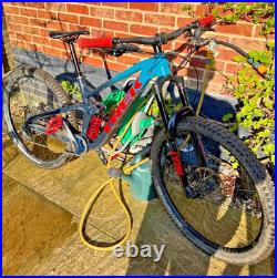 Bargain Trek Slash 8 Aluminium 2021 Medium/ Large Frame 2