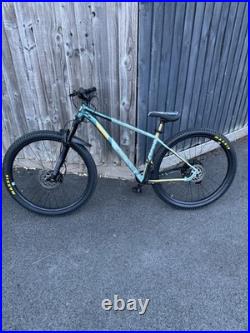 Boardman medium (frame and tyres only)