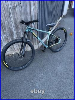 Boardman medium (frame and tyres only)