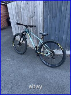 Boardman medium (frame and tyres only)