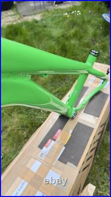 Brand New Santa Cruz Jackal 41 Green Large