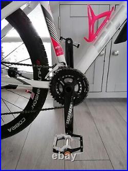 Btwin Rockrider 560 mountain bike, Medium frame, 27.5 inch wheels, Rockshox