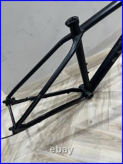 Canyon Grand Canyon Medium Frame and Fox Rhythm Suspension Forks