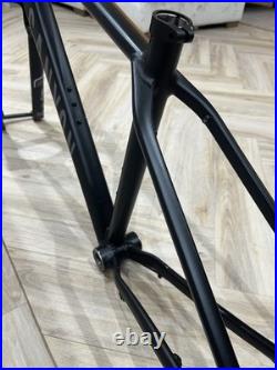 Canyon Grand Canyon Medium Frame and Fox Rhythm Suspension Forks