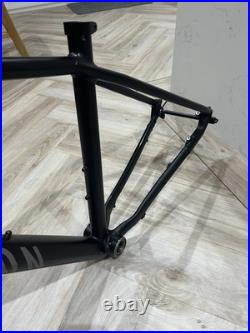 Canyon Grand Canyon Medium Frame and Fox Rhythm Suspension Forks