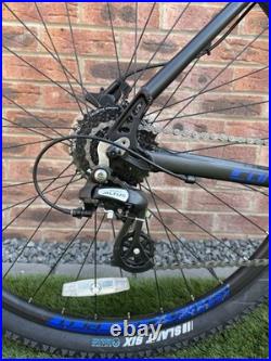 Carrera Hellcat 29in Mountain Bike 20in Frame Hardtail Disc Brakes Black/Blue
