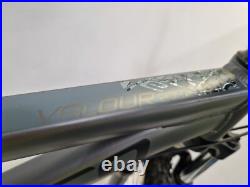 Carrera Valour Mens Mountain Bike X Small 14'' Frame Grey (Missing Tools) A Carrera Valour Mens Mountain Bike X Small 14'' Frame Grey (Missing Tools) A