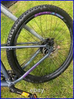 Carrera Vengeance 27.5in MTB M Frame 16spd Mech Disc Front Sus Grey/Purple