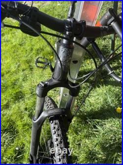 Carrera Vengeance Men's Mountain Bike 27.5 Wheels, Medium Frame