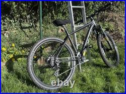 Carrera Vengeance Men's Mountain Bike 27.5 Wheels, Medium Frame