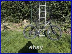 Carrera Vengeance Men's Mountain Bike 27.5 Wheels, Medium Frame