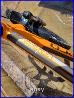 Carrera Vengeance Mountain Bike 18 Frame 27.5 Wheels Orange
