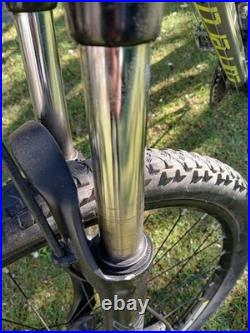 Carrera Vulcan Mountain Bike 27.5 22-inch Aluminium Frame Ivory Black