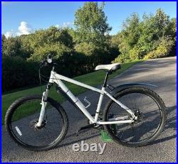 Carrera Vulcan Women's / Youth Hardtail Mountain Bike Frame 16'' 26'' Wheels