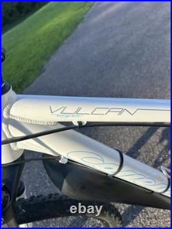 Carrera Vulcan Women's / Youth Hardtail Mountain Bike Frame 16'' 26'' Wheels