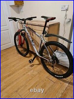 Carrera fury 27.5 wheels frame 18 immaculate condition