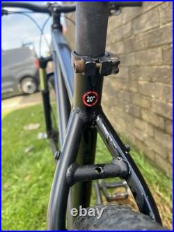 Carrera hellcat mountain bike 20in frame hydraulic disc brakes new back brake