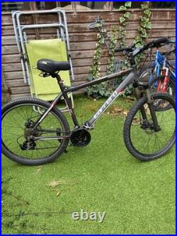 Carrera vengeance mountain bike, 20 frame, 26wheels, with custom seat