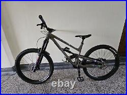 Commencal Clash full suspension mountain bike 27.5 medium frame