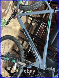 Cube 29 Inch Analog Zombie Green In Good Condition All Works Cash Only L Frame