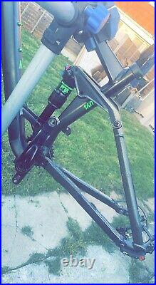 Cube stereo 160 hpa FRAME AND SHOCK, 27.5 Medium 2017 NOTHING WRONG WITH IT