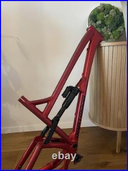 DARTMOOR BLACKBIRD 29 Size L Skirt Shox Super Deluxe Select DARTMOOR BLACKBIRD 29 Size L Skirt Shox Super Deluxe Select
