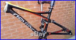 Devinci Dixon Carbon MTB bike medium 18.5 frame Enduro 5.7 travel Monarch RT3