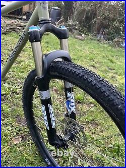 Dialled Bikes Love Hate mtb frame Rolling Chassis Xt/velocity 650b Fox Forks