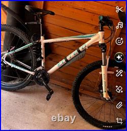 GT 29in Hardtail Mountain Bike M Frame Hydraulic Disc Brakes Front Suspension
