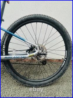 GT Avalanche Sport Mountain Bike 27.5 Wheels Disc Brakes Blue M/L Frame