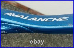 GT Avalanche Sport Mountain Bike 27.5 Wheels Disc Brakes Blue M/L Frame