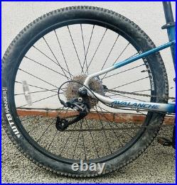 GT Avalanche Sport Mountain Bike 27.5 Wheels Disc Brakes Blue M/L Frame