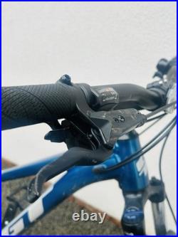 GT Avalanche Sport Mountain Bike 27.5 Wheels Disc Brakes Blue M/L Frame