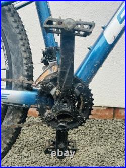 GT Avalanche Sport Mountain Bike 27.5 Wheels Disc Brakes Blue M/L Frame