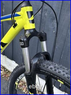 Giant ATX 2 Mountain Bike Men's Size S Frame 27.5 Inch Wheels