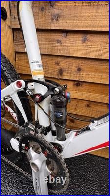 Giant Anthem Mountain Bike Large Frame, 26- inch Wheel, White/Red