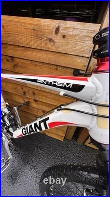 Giant Anthem Mountain Bike Large Frame, 26- inch Wheel, White/Red