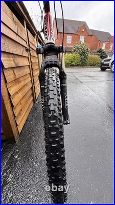 Giant Anthem Mountain Bike Large Frame, 26- inch Wheel, White/Red