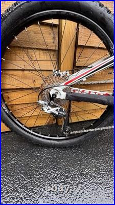 Giant Anthem Mountain Bike Large Frame, 26- inch Wheel, White/Red