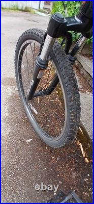 Giant Revel 6000 Aluxx Mountain Bike 26 Inch Medium Frame Unisex Black/red