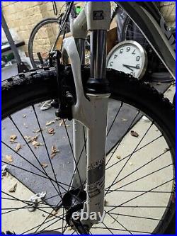 Giant Revel Mountain Bike M size frame 26 wheel, Used good condition