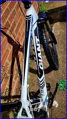 Giant Talon 18 Frame Medium MTB. 27,5 Wheels Mountain Bike. Air Rockshock Suspen