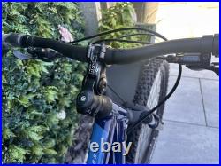 Giant Talon 29in wheels Mountain Bike XL Blue Mechanical Disc Brakes Alloy Frame Giant Talon 29in wheels Mountain Bike XL Blue Mechanical Disc Brakes Alloy Frame