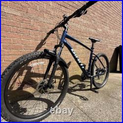 Giant Talon 3 Mountain Bike 2023 Large Frame, 27.5 Wheels, Hardtail