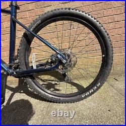 Giant Talon 3 Mountain Bike 2023 Large Frame, 27.5 Wheels, Hardtail Giant Talon 3 Mountain Bike 2023 Large Frame, 27.5 Wheels, Hardtail